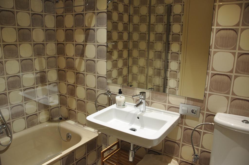Apartament El Miracle Cardona Bagian luar foto